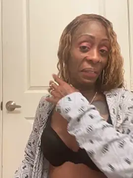 SlimBeenBadd1981 online show from March 26, 2026, 5:22 pm