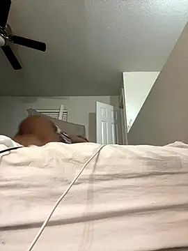 Snapshot of SlimBeenBadd1981 chatting on December 2, 2025, 9:44 am SlimBeenBadd1981 online show from December 2, 2025, 9:44 am