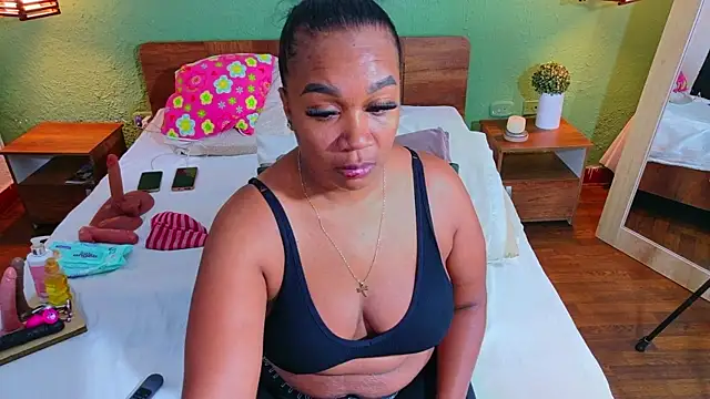 Snapshot of dannaahbrown chatting on May 7, 2026, 4:32 pm dannaahbrown online show from May 7, 2026, 4:32 pm