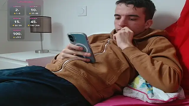 Tombgy07 online show from November 28, 2025, 3:01 pm