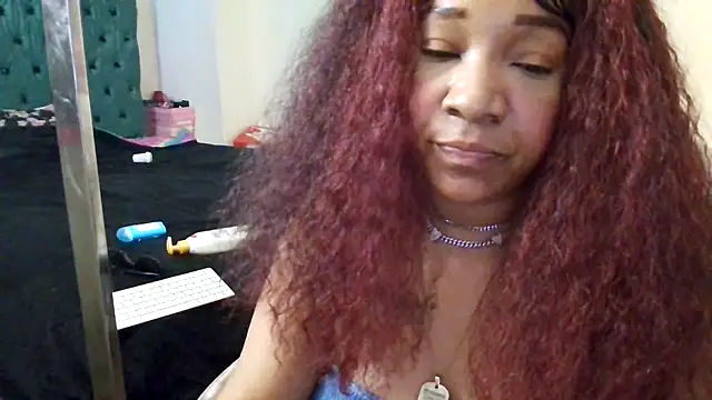 Snapshot of YasmineMinaj chatting on January 18, 2026, 11:19 pm YasmineMinaj online show from January 18, 2026, 11:19 pm