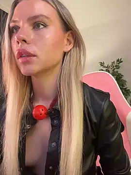 KittyKatyDream online show from December 1, 2025, 5:03 pm