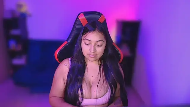 Soysofiarodrigu online show from October 17, 2025, 2:37 am