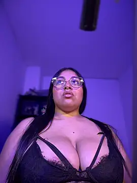 Soysofiarodrigu online show from March 5, 2025, 10:54 pm