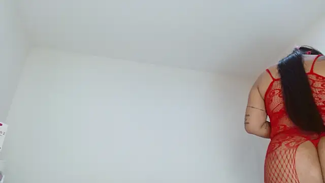 sashacreamy  online show from November 10, 2025, 7:02 am