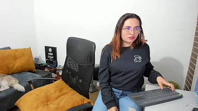  girls on fire  online show from March 1, 2025, 2:26 am