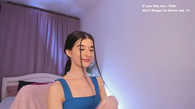 Snapshot of LauraCoy chatting on February 17, 2025, 8:27 pm LauraCoy online show from February 17, 2025, 8:27 pm