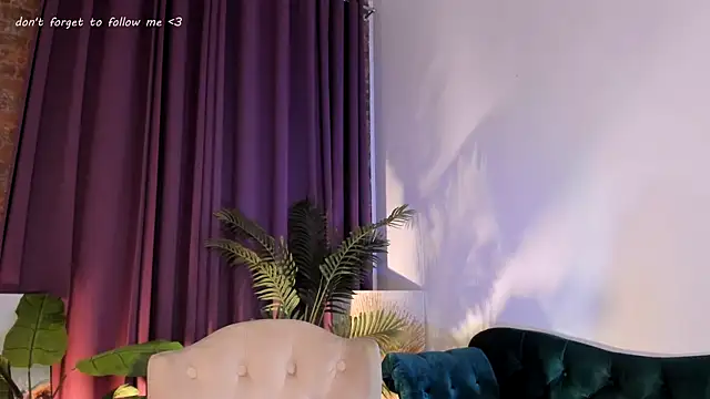 Snapshot of LauraCoy chatting on January 30, 2025, 8:21 pm LauraCoy online show from January 30, 2025, 8:21 pm