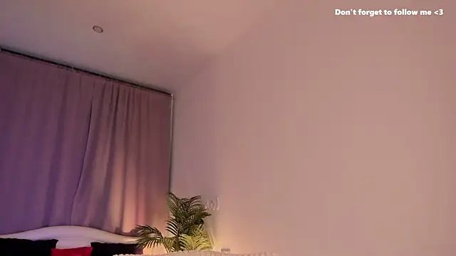 Snapshot of LauraCoy chatting on January 16, 2025, 3:23 am LauraCoy online show from January 16, 2025, 3:23 am