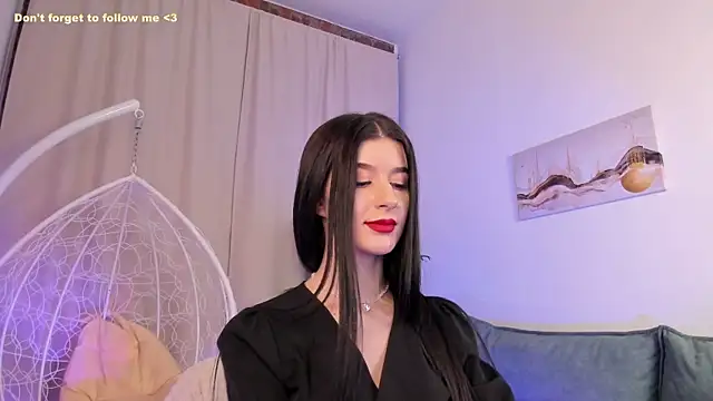 Snapshot of LauraCoy chatting on February 3, 2025, 11:26 pm LauraCoy online show from February 3, 2025, 11:26 pm