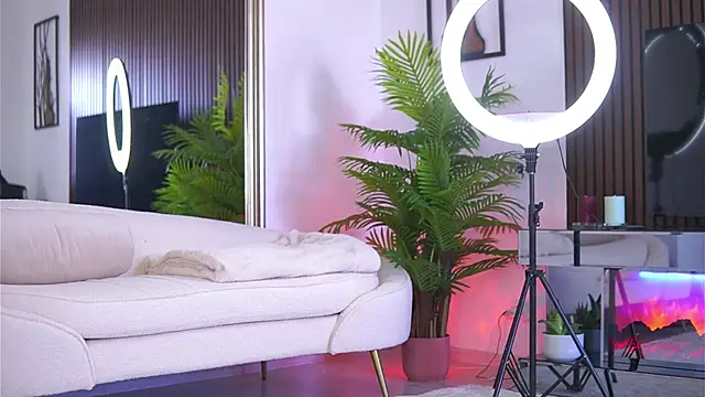 Abbela White online show from June 17, 2026, 5:40 am