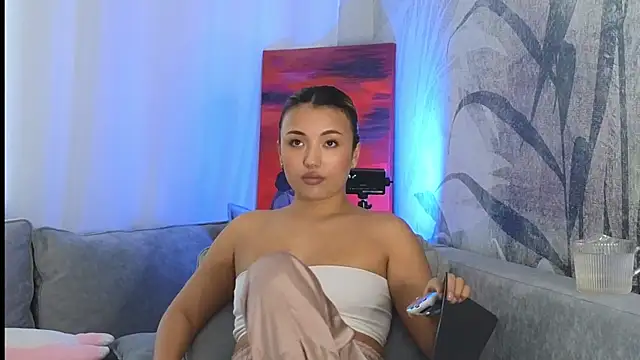 lily  foster online show from February 1, 2025, 8:18 am