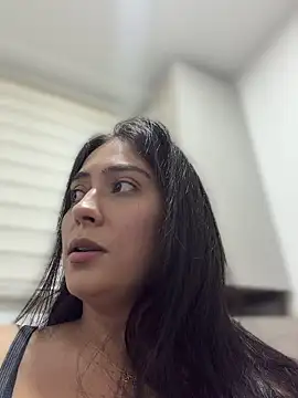 Snapshot of Sophie__Foxxx chatting on April 22, 2026, 4:30 am Sophie Foxxx online show from April 22, 2026, 4:30 am