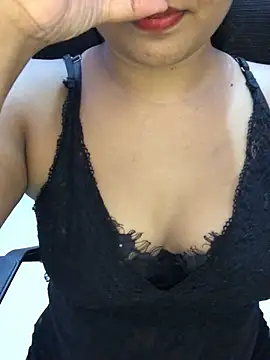 Rose Olivia online show from March 8, 2026, 3:48 pm