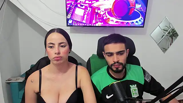 Lia-y-felipe online show from December 23, 2025, 12:33 am