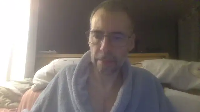 ptitcanard60600 online show from October 8, 2025, 9:37 pm