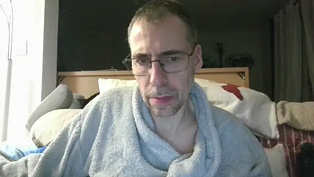 ptitcanard60600 online show from March 9, 2026, 9:29 pm