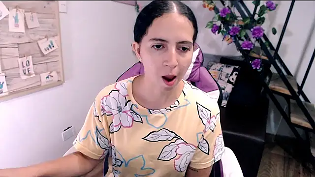 Snapshot of samantha_baby_ chatting on April 18, 2026, 7:07 pm samantha baby online show from April 18, 2026, 7:07 pm