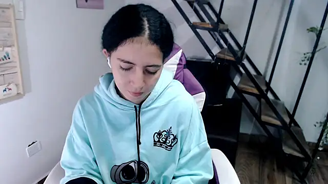 samantha baby  online show from January 12, 2026, 4:58 pm