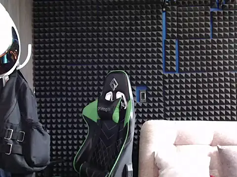 Snapshot of Curly_Angel24 chatting on October 26, 2025, 9:48 pm Curly Angel24 online show from October 26, 2025, 9:48 pm