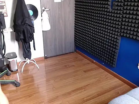 Snapshot of Curly_Angel24 chatting on January 19, 2026, 4:22 pm Curly Angel24 online show from January 19, 2026, 4:22 pm