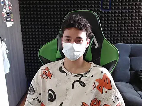 Snapshot of Curly_Angel24 chatting on December 17, 2025, 3:06 pm Curly Angel24 online show from December 17, 2025, 3:06 pm