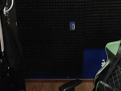 Snapshot of Curly_Angel24 chatting on February 4, 2026, 3:34 am Curly Angel24 online show from February 4, 2026, 3:34 am