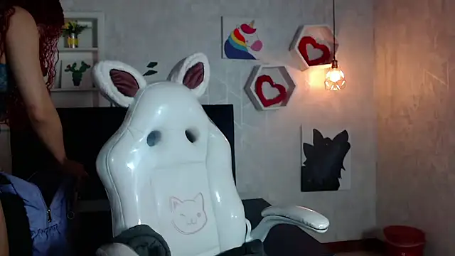 Snapshot of IsabelaLatina chatting on May 3, 2026, 2:49 am IsabelaLatina online show from May 3, 2026, 2:49 am
