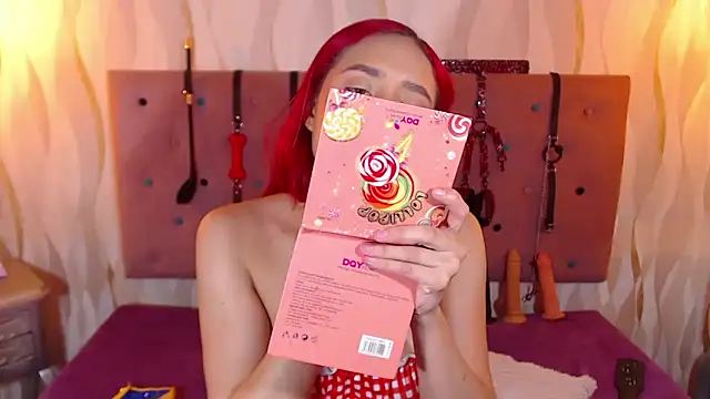 IsabelaLatina online show from December 19, 2025, 4:53 pm