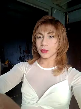 Snapshot of Evehampy chatting on July 16, 2026, 8:28 pm Evehampy online show from July 16, 2026, 8:28 pm