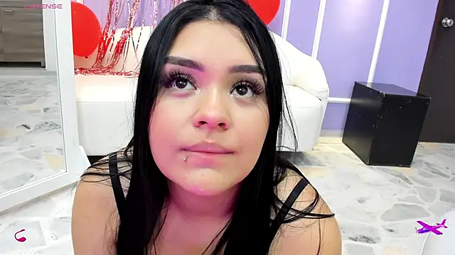 martinasaez online show from February 15, 2025, 8:12 pm