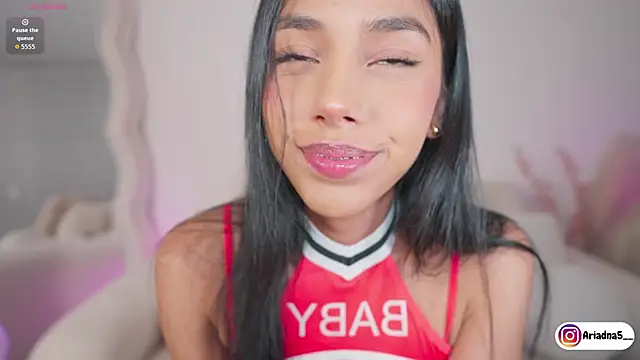 Snapshot of Ariadna5 chatting on November 30, 2025, 4:46 am Ariadna5 online show from November 30, 2025, 4:46 am