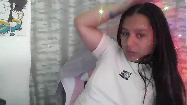 Snapshot of Charis_21 chatting on July 5, 2026, 12:04 am Charis 21 online show from July 5, 2026, 12:04 am