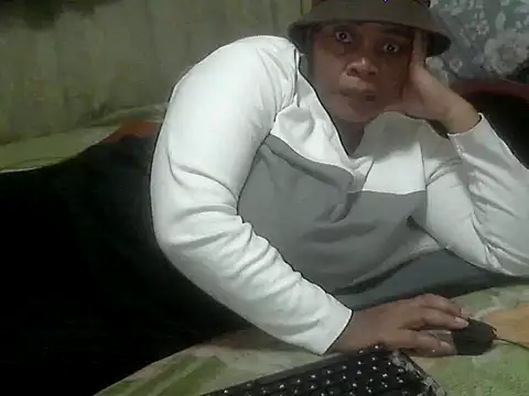 BLACKMILF4U online show from June 9, 2026, 4:52 pm