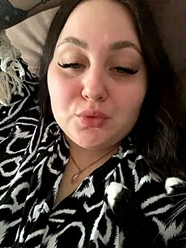 ihaveasecret  online show from October 5, 2025, 7:32 am