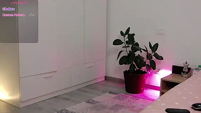 Snapshot of YourSweetSinn chatting on October 16, 2025, 6:16 pm YourSweetSinn online show from October 16, 2025, 6:16 pm