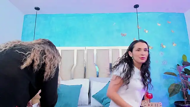 Layla Sia online show from February 7, 2026, 12:02 pm