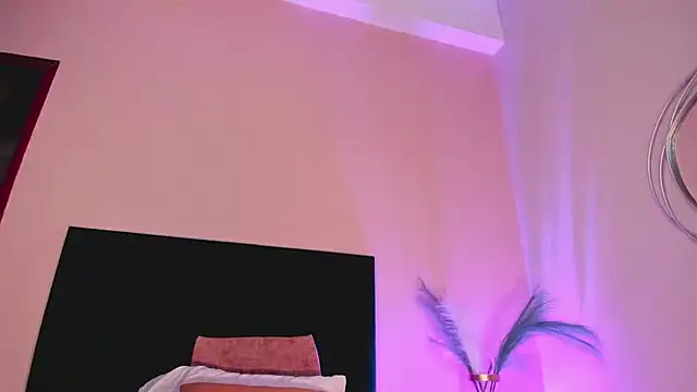 Snapshot of NoraDasilva chatting on November 5, 2025, 12:47 am NoraDasilva online show from November 5, 2025, 12:47 am