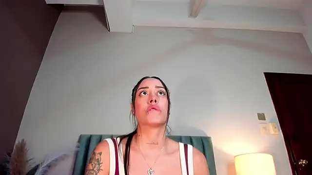 Snapshot of NoraDasilva chatting on February 19, 2026, 10:51 pm NoraDasilva online show from February 19, 2026, 10:51 pm