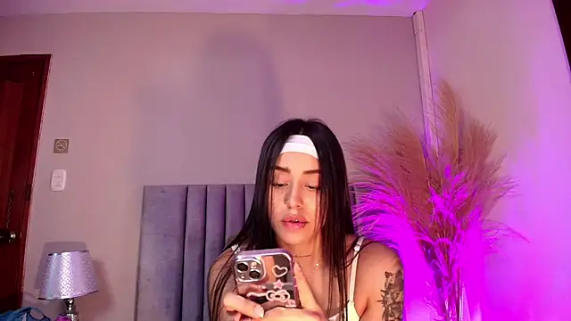 Snapshot of NoraDasilva chatting on November 11, 2025, 11:20 pm NoraDasilva online show from November 11, 2025, 11:20 pm