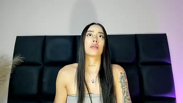 Snapshot of NoraDasilva chatting on November 6, 2025, 12:14 am NoraDasilva online show from November 6, 2025, 12:14 am