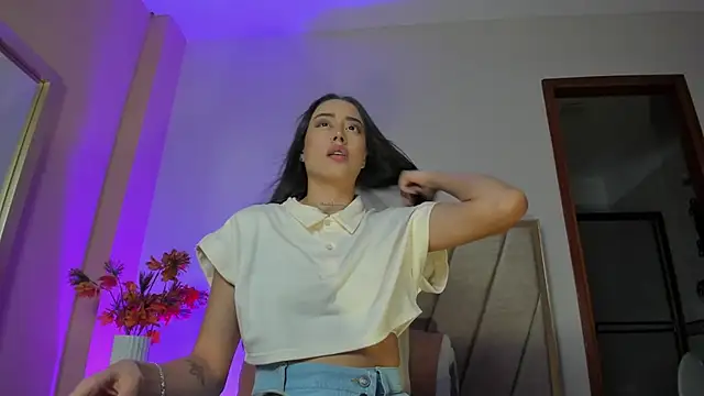 Snapshot of NoraDasilva chatting on October 22, 2025, 11:58 pm NoraDasilva online show from October 22, 2025, 11:58 pm