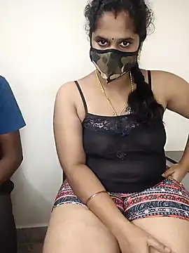 Snapshot of Newyork-couple chatting on December 4, 2024, 5:49 pm Newyork-couple online show from December 4, 2024, 5:49 pm