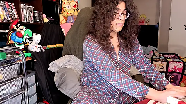 ShinyCherub online show from May 16, 2026, 1:37 am