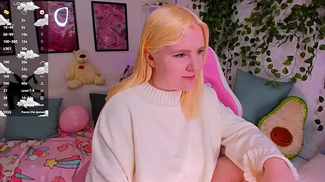 Snapshot of art_lovee chatting on February 13, 2026, 2:33 am art lovee online show from February 13, 2026, 2:33 am