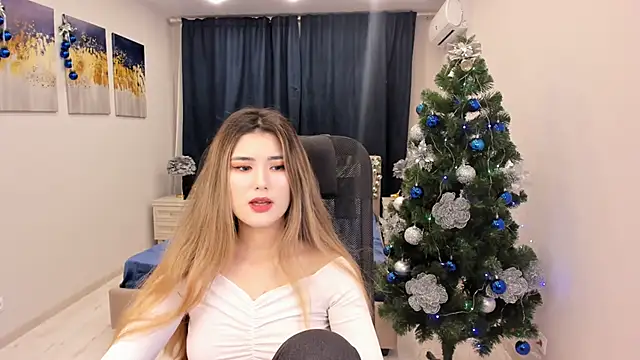 Snapshot of AnneTLi chatting on December 30, 2024, 3:36 am AnneTLi online show from December 30, 2024, 3:36 am
