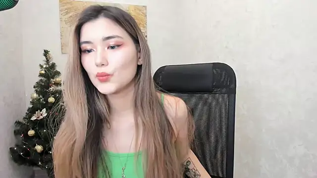 Snapshot of AnneTLi chatting on December 21, 2024, 4:09 am AnneTLi online show from December 21, 2024, 4:09 am