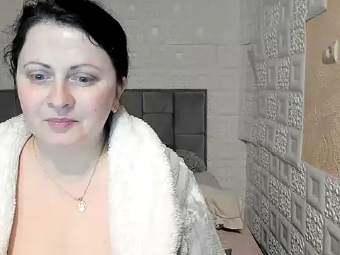 Lillian2 online show from March 22, 2025, 4:37 pm