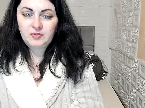 Lillian2 online show from February 19, 2025, 9:36 pm