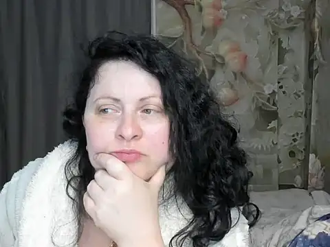 Lillian2 online show from April 23, 2026, 4:08 pm